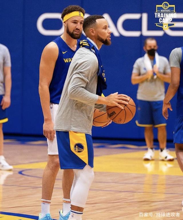 勇士战术板:小球体系的成败关键的简单介绍 勇士战术板:小球体系的成败关键的简单介绍