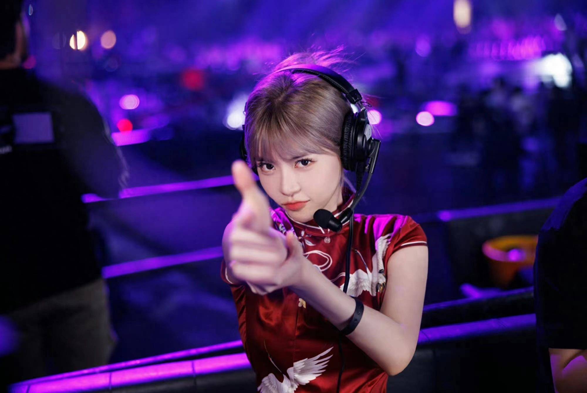 包含《Uzi复出风波：粉丝支持与质疑并存》的词条