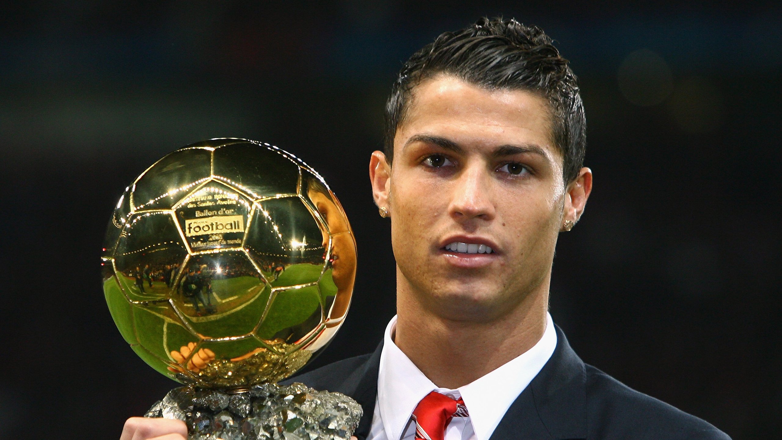 “危机中的救援：赛场背后的人性光辉”，危机救援终极战