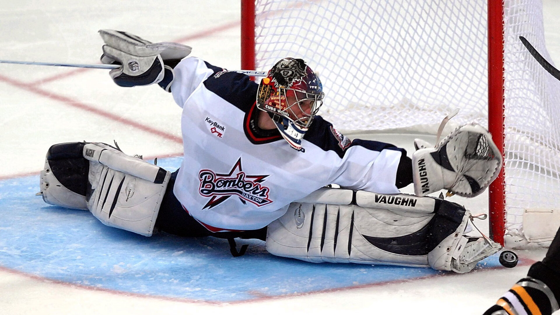 九游软件-冬奥足球项目引热议，墨西哥球迷打出“冰上斗士”横幅，墨西哥冬奥会